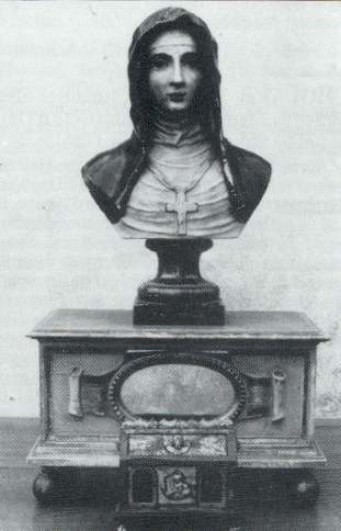 Buste reliquaire de Sainte Claire (XVIII° siècle, église de Dommartin).